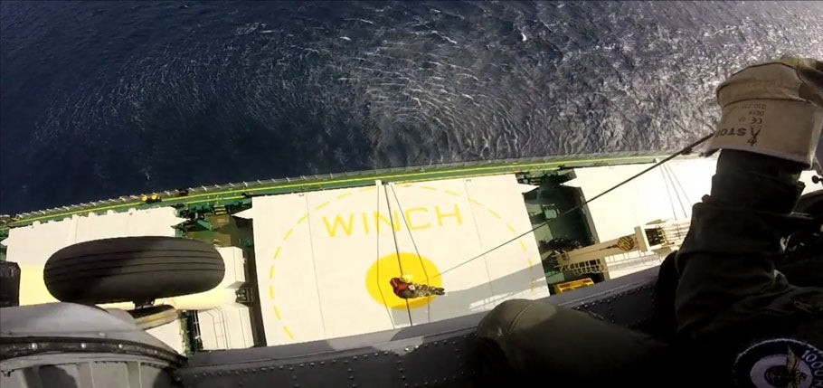 Ελικόπτερο Aegean Hawk του ΠΝ μετέφερε ασθενή από δεξαμενόπλοιο στην Καλαμάτα